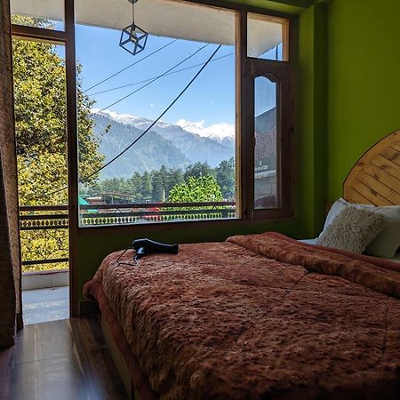 Attic Monkey Cafe & Rooms Manāli Buitenkant foto